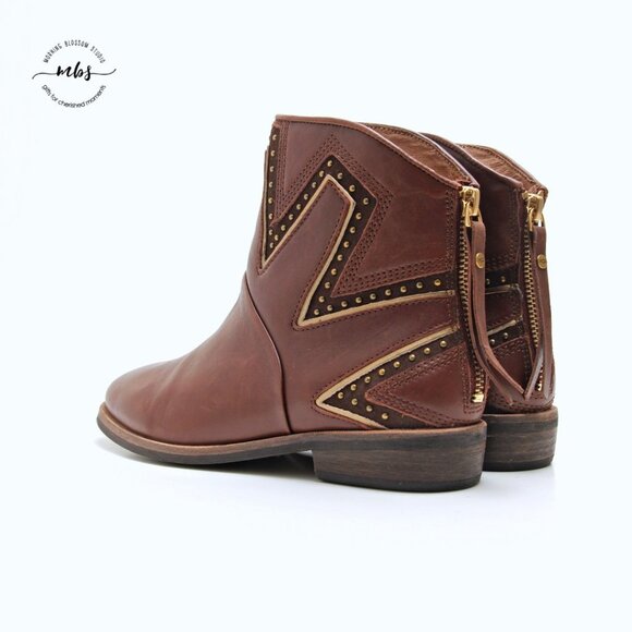 UGG Lars Brown Leather Starburst Studded Ankle Boots - Picture 5 of 13